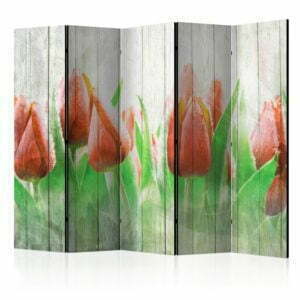 5-teiliges Paravent - Red tulips on wood II [Room Dividers]